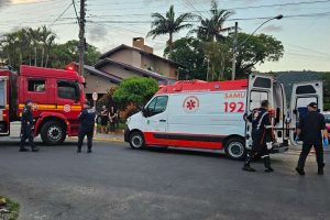 Acidente em Osório: colisão entre carro e moto deixa mulher ferida