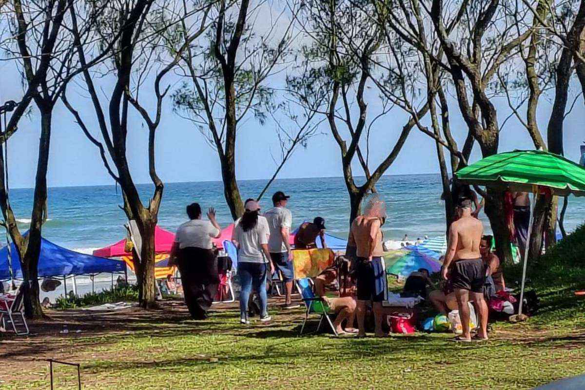 Fiscalização em Torres reforça proibição de barracas e churrasqueiras 22