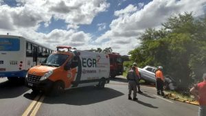 Acidente na ERS-040 deixa mulher morta e 6 feridos