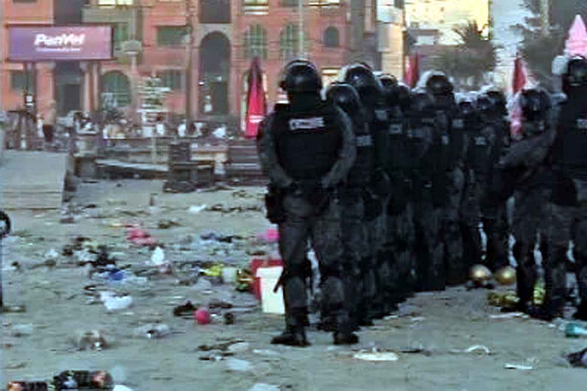 Batalhão de Choque dispersa multidão na orla de Capão da Canoa