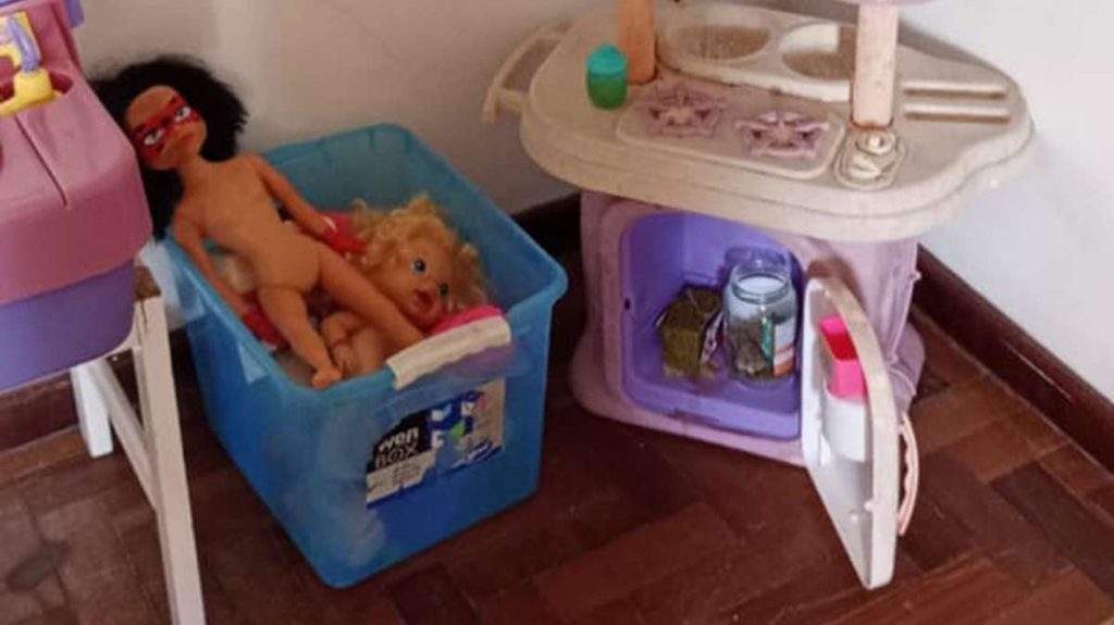 Maconha em brinquedo infantil leva casal à prisão em Cidreira