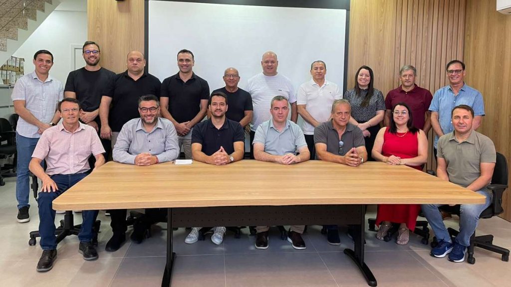 Marcos Venícius assume presidência da Amlinorte e promete união política