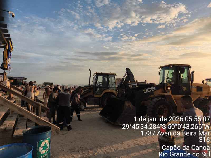 Operação de limpeza em Capão da Canoa recolhe mais de 170 toneladas após Réveillon