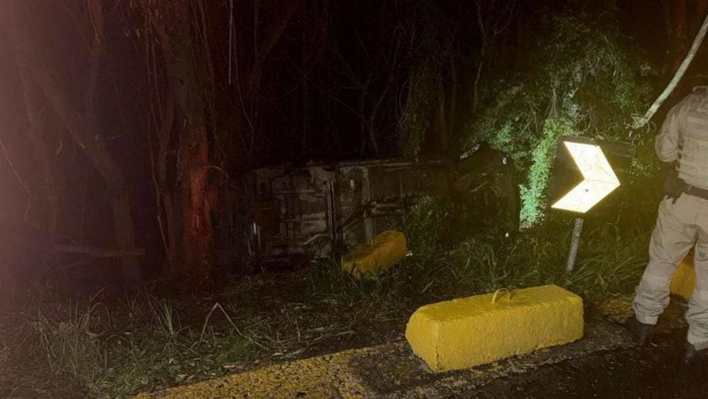 Saída de pista no Morro da Borússia deixa quatro feridos