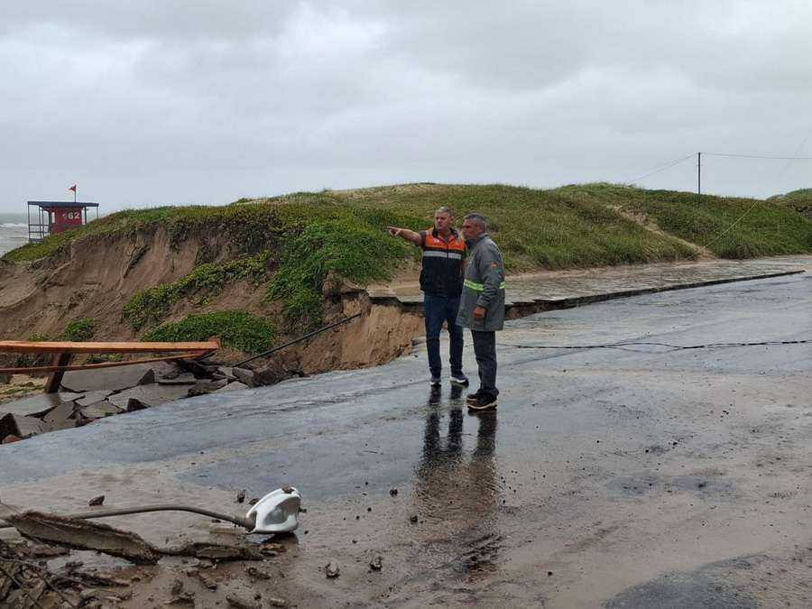 53 mm em 6 horas: temporal alaga ruas e causa estragos em Tramandaí 46