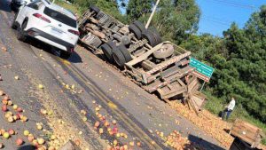 Dois acidentes na Rota do Sol em menos de 24h mobilizam bombeiros e SAMU