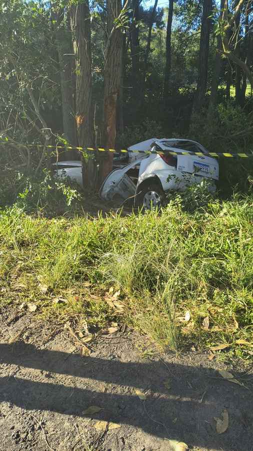 Mulher morre após saída de pista na ERS-040 em Balneário Pinhal 22