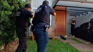 Quadrilha ameaçava incendiar casas para cobrar dinheiro no Litoral Norte