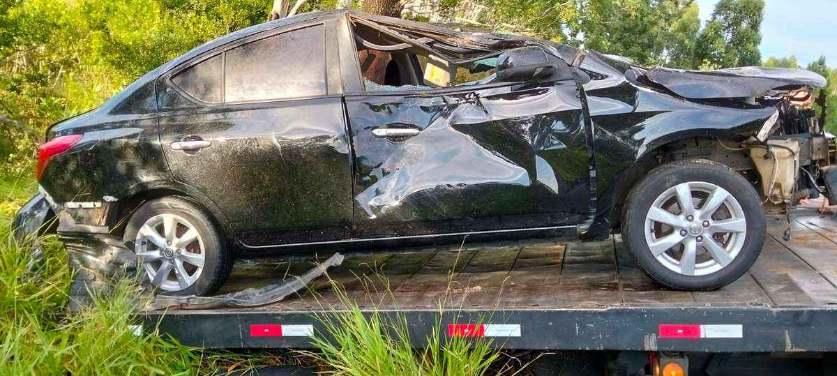 ERS-389 tem capotamento com três feridos em Arroio do Sal 11 ERS-389 tem capotamento com três feridos em Arroio do Sal 10