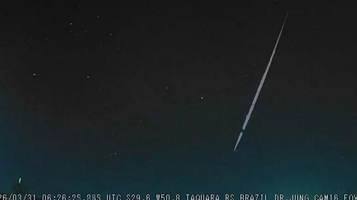 Meteoro é registrado no céu do Rio Grande do Sul