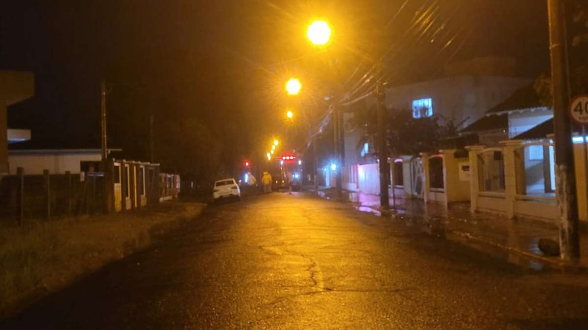 Temporal causa danos em 3 cidades do Litoral Norte