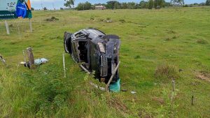 Vereador de Palmares do Sul capota veículo após falha mecânica