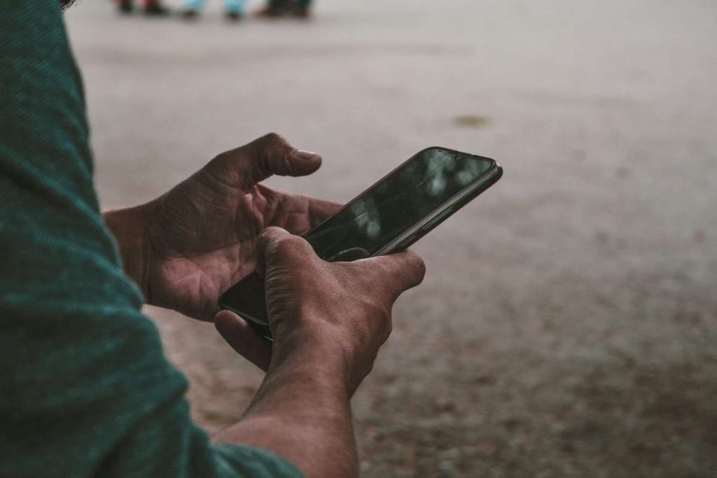 Apostas online podem gerar R$ 44 bilhões ao governo e reacendem debate sobre regras e publicidade no Brasil