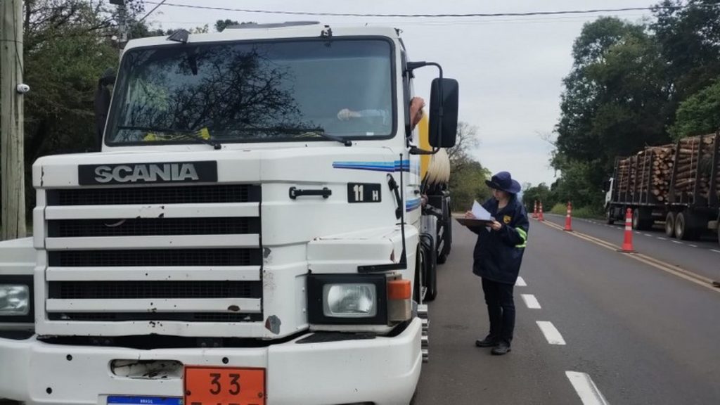 DAER restringe caminhões na Semana Santa no RS: Veja horários e regras