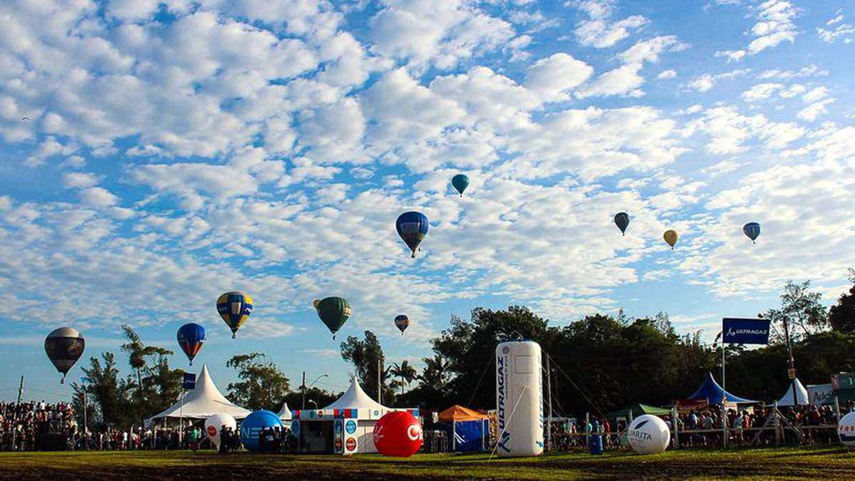 Torres vira palco de balões gigantes e shows nacionais neste feriadão