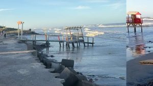 Ressaca destrói parte da orla e causa estragos em praia de Osório