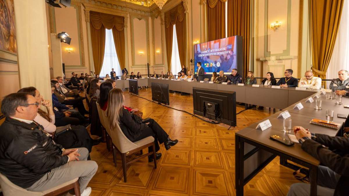 RS cria gabinete permanente para enfrentar desastres e promete resposta mais rápida a enchentes e temporais